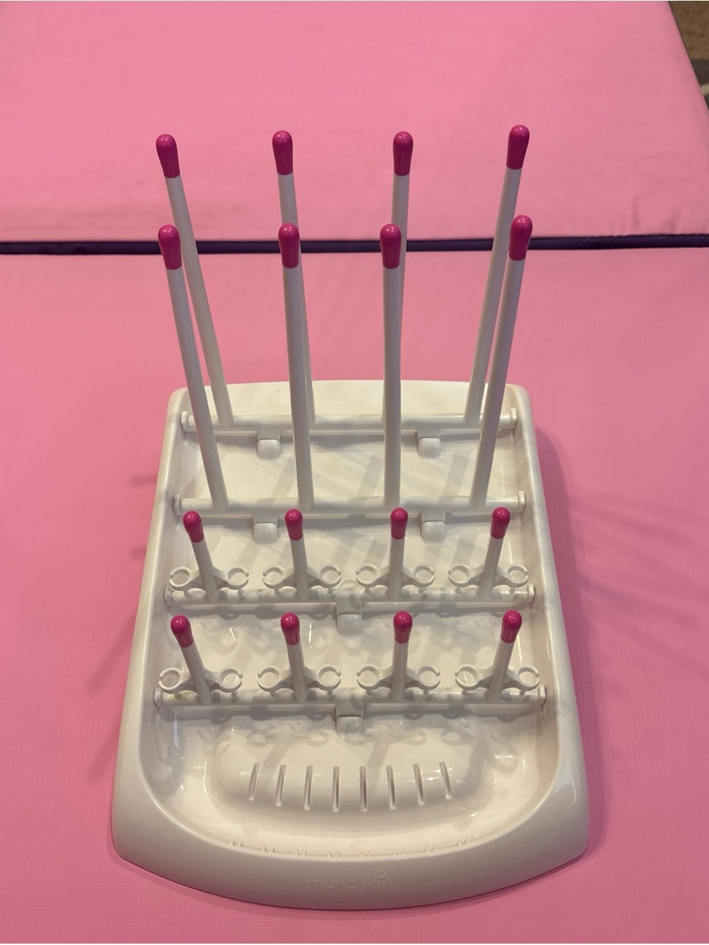 Pink MUNCHKIN Deluxe Bottle Drying Rack No Assembly Required Built In Reservo…
